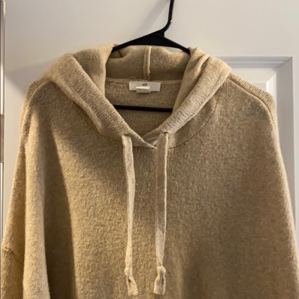 H&M sweater with hood